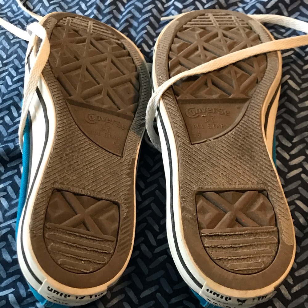 Converse - Picture 2 of 3